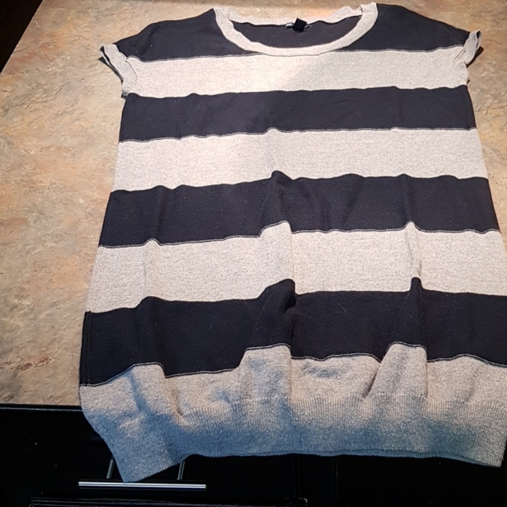 Sleeveless sweater